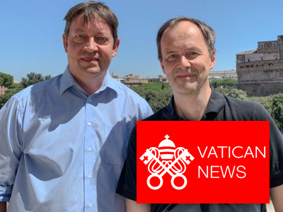 Stefan von Kempis (l.) mit P. Bernd Hagenkord SJ (r.), Bild: Vatican News