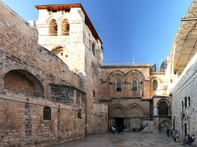 Der Eingang zur Grabeskirche in Jerusalem