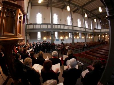 Chorprobe in einer Kirche